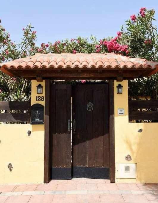 Villa Aurora Mari Your Dream Steps From The Ocean Shore *